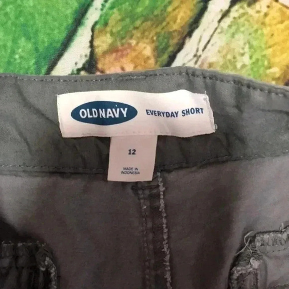 Old navy everyday short gray size 12 - Picture 3 of 6